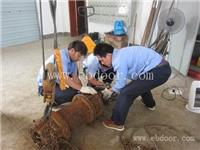八里庄附近维修污水泵检测故障/抽污水