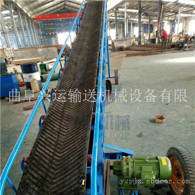 防滑式胶带运输机厂家，高品质裙边输送机，大倾角爬坡皮带机