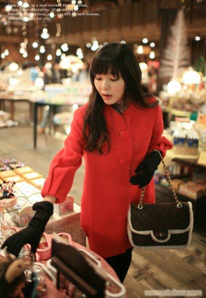 秋冬瞩目时尚韩版毛领开衫呢大衣 红色�