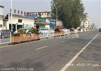 市政道路隔离栏花箱，重庆市政铝合金花箱厂家图片
