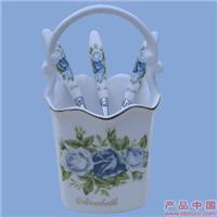 皇室蓝花篮陶瓷器具 