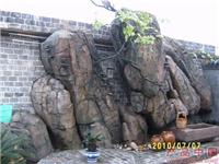 中式花园的塑石假山 