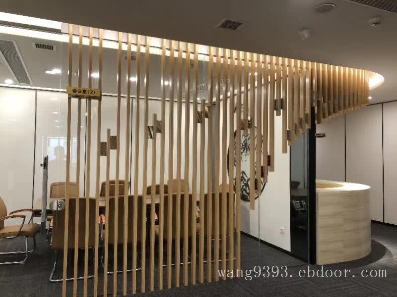 餐厅不规则木纹铝方通吊顶-型材铝方通规格