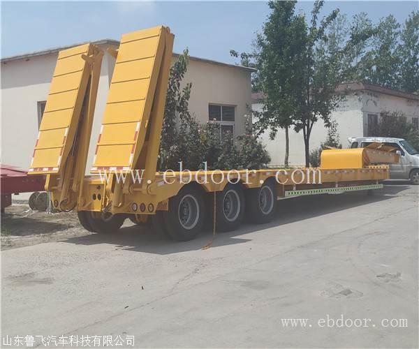 11米钩机拖车科技无限11米自卸半挂车大型液压爬梯低平板半挂车工