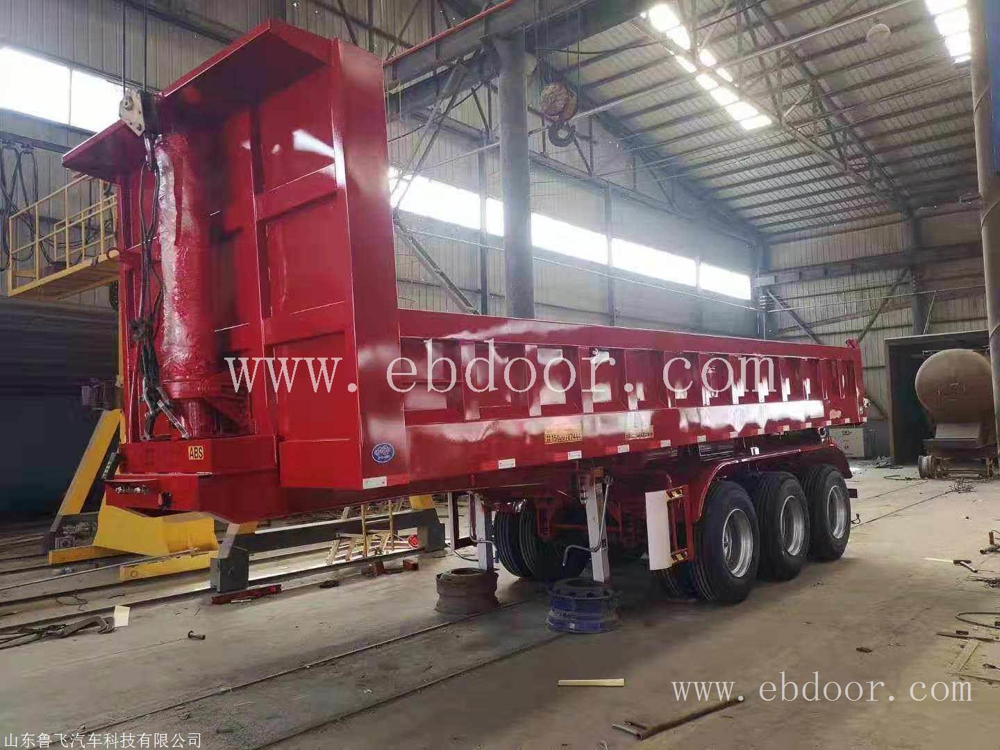 U型斗罐式后翻自卸车9.6米挖掘机拖板车精选豪华轻体标箱自卸车3