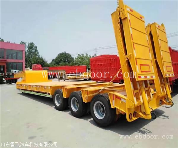 液压爬梯专用半挂车 厂家在哪里 4桥爬梯钩机板半挂车7.3米骨架集