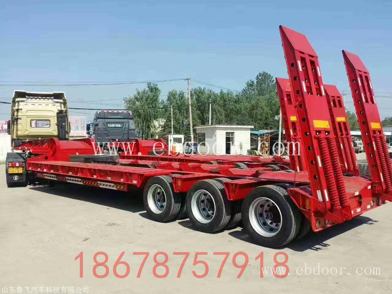 新疆12米三轴轮胎外露挖掘机运输车 产品升级