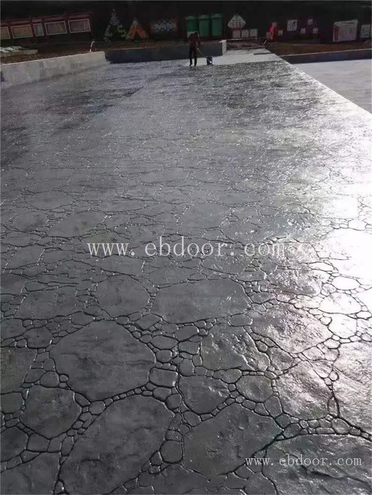 安宁市彩色压模路面 水泥压花地面 压印混凝土价格