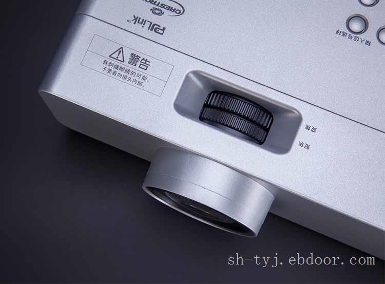 松下panasonic投影机PT-UX425C会议室使用投影机
