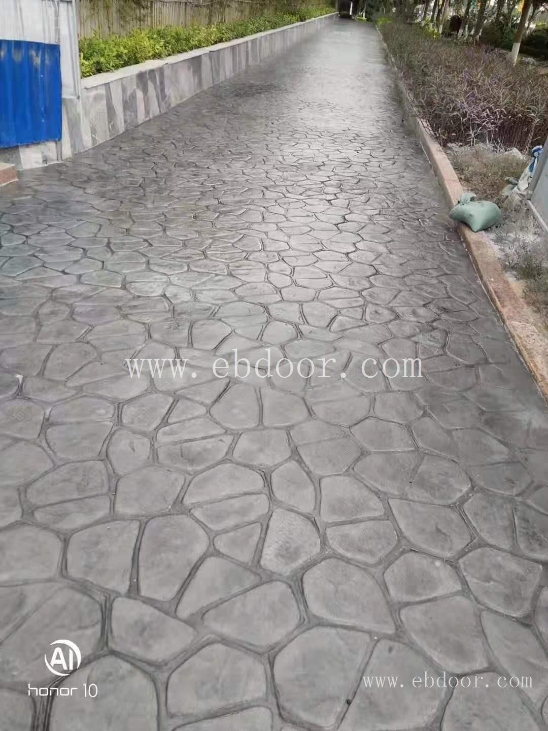 昭通市压模艺术地坪 艺术压模路面 混凝土压花地坪厂家