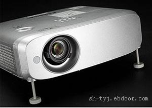 松下Panasonic投影机PT-BZ480C 全高清液晶投影机会议室使用投影仪