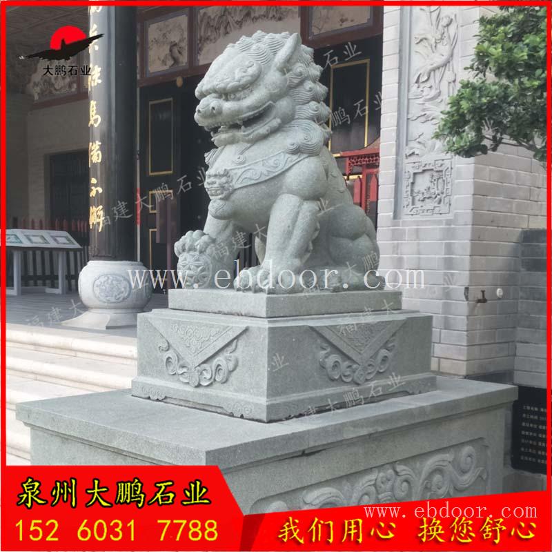 供应传统中式石狮子 汉白玉石雕狮子批发 景区大型石雕石狮摆件