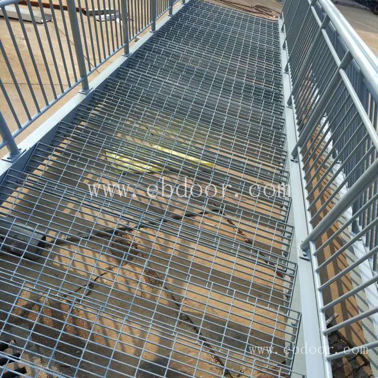 楼梯踏步板 鸽舍地网格栅板 排水沟盖板厂家 平台走道钢格栅定做