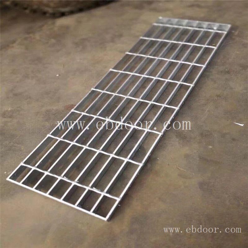 踏步钢格栅板型号 常熟钢梯踏步板 T1钢格板 钢结构楼梯踏步板