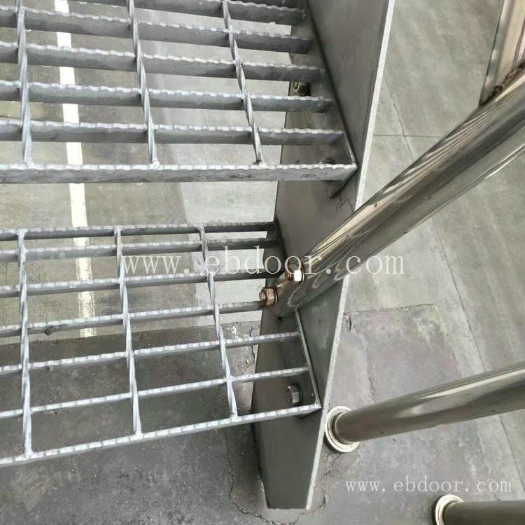 镀锌格栅板 兰州钢梯踏步板 异形网格板定做 方孔网板