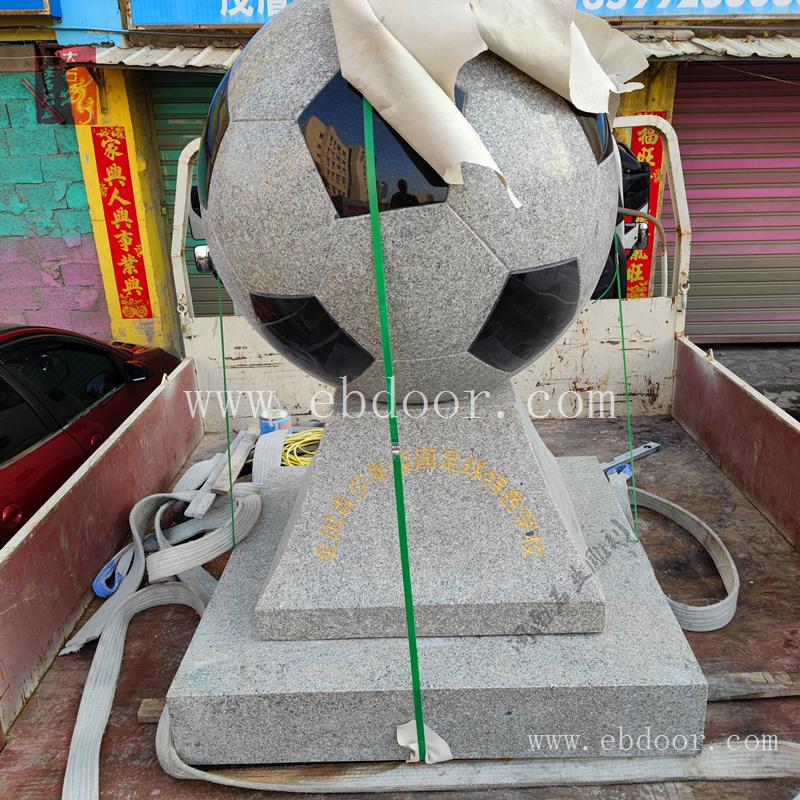 校园足球雕塑摆件 不锈钢球雕塑加工厂家 城市不锈钢景观球雕塑