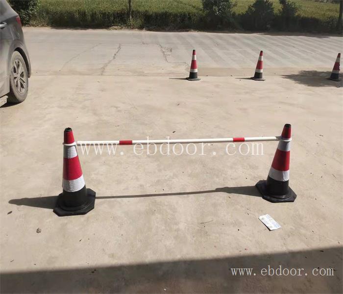 雅安不锈钢路锥价格_西安车库设施生产_内江道路减速带多少钱