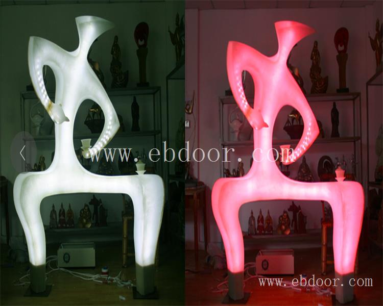 四川玻璃钢雕塑厂家