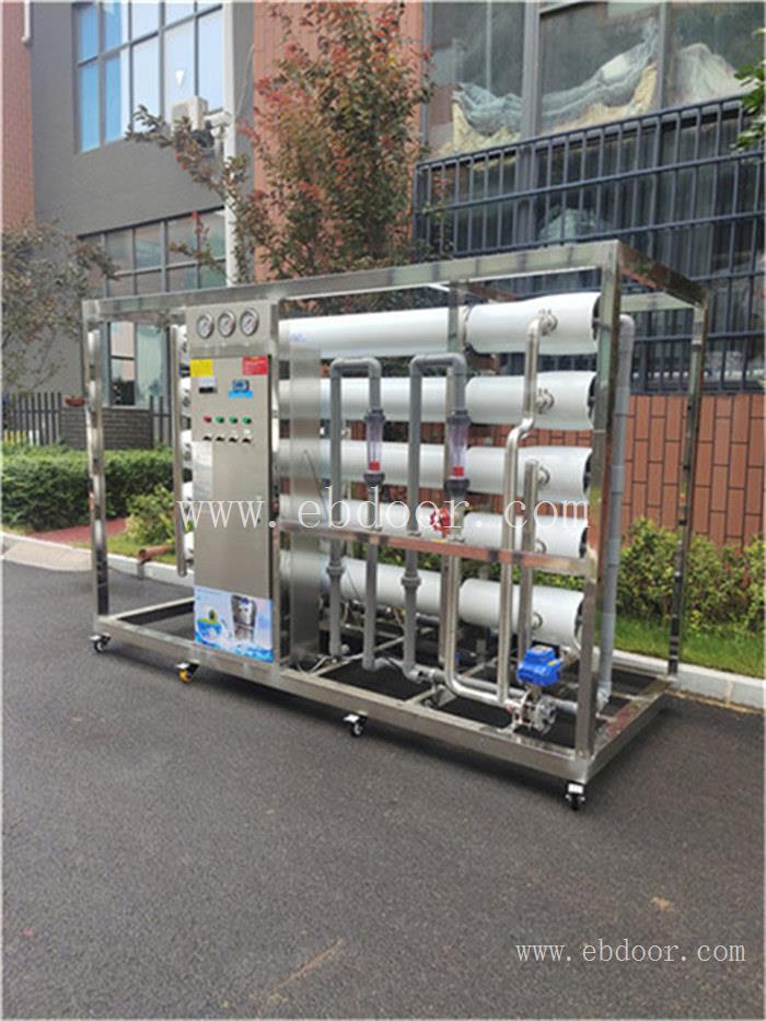 河南游泳池工业多少钱