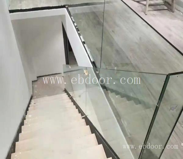 卢氏旋转楼梯公司