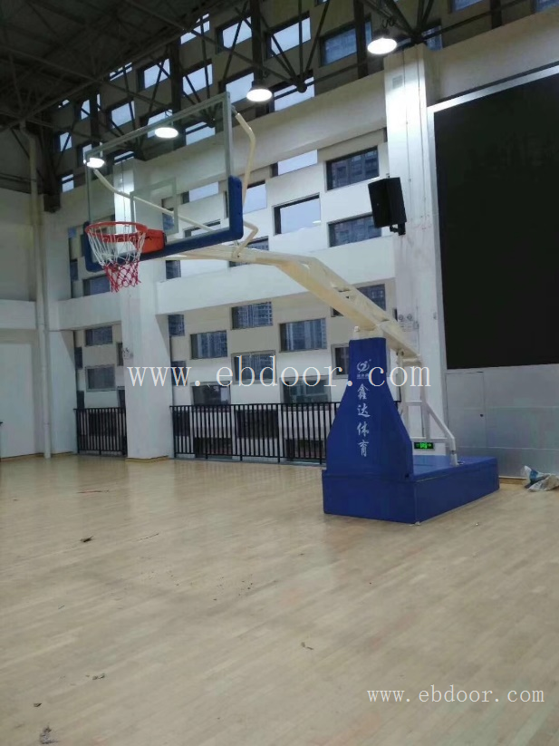 西藏室内篮球架厂商