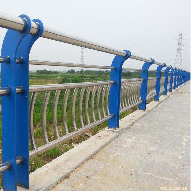 供应河道护栏 桥梁隔离栏杆 河堤防护栏定制