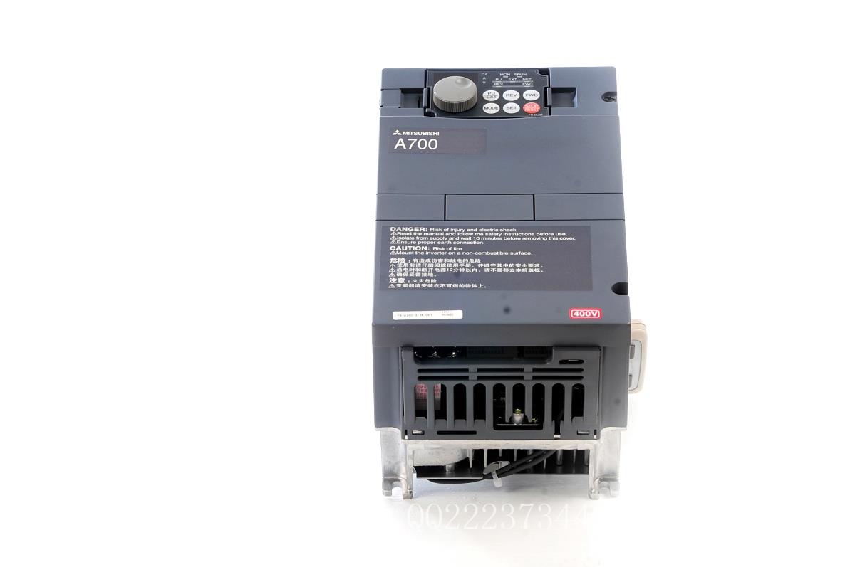 三菱变频器FR-E820-0330-5-60高性价比7.5KW原装变频器
