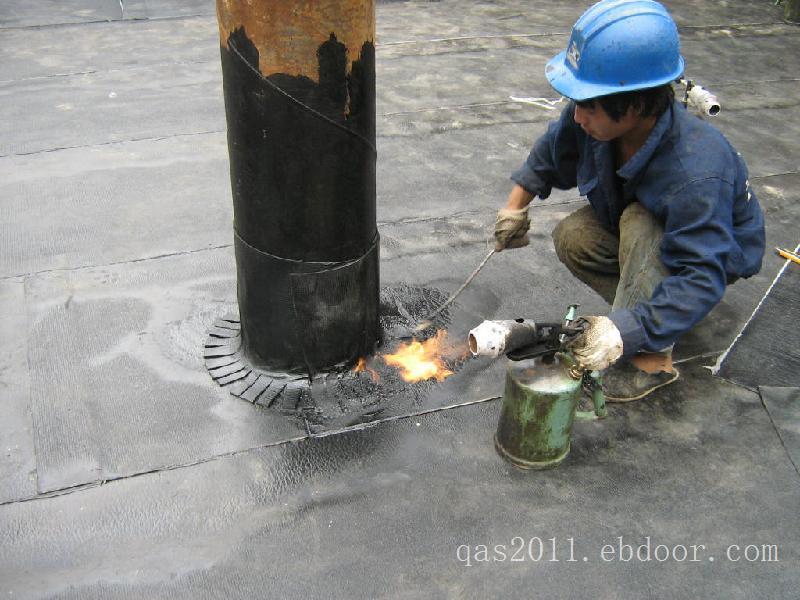 南湾窗台防水补漏 阳台管口防水补漏工程