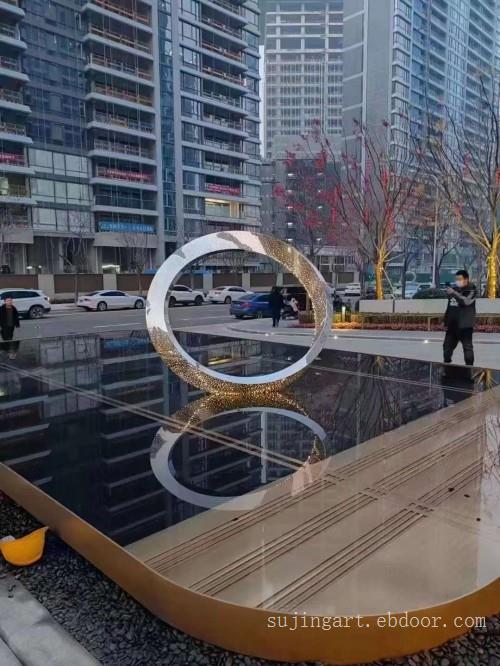 合肥新建筑入口雕塑 莫比乌斯环 水景雕塑制作