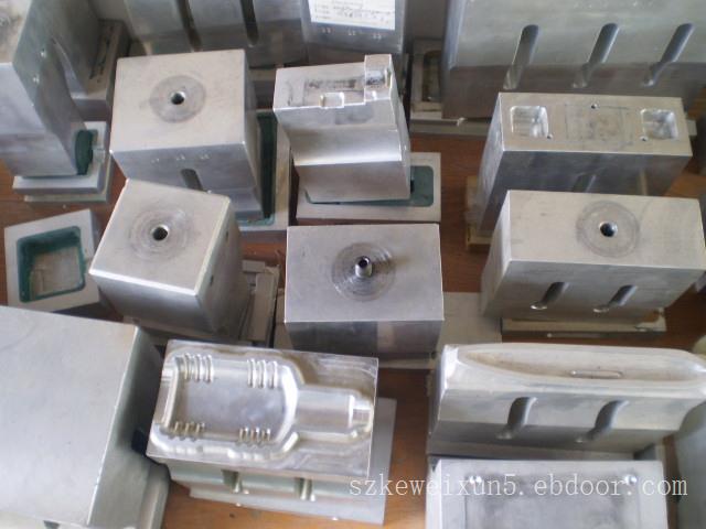 深圳龙华充电器 USB塑胶压合超声波模具 超声波加工 超声波焊接机