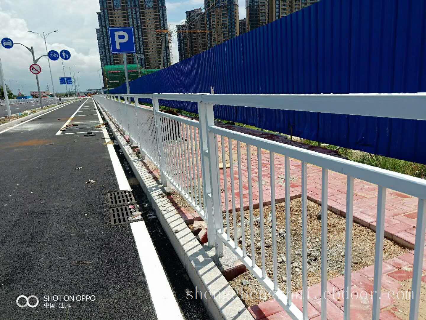 中山市政交通车辆隔离栅栏 城市人行道围栏厂家直销