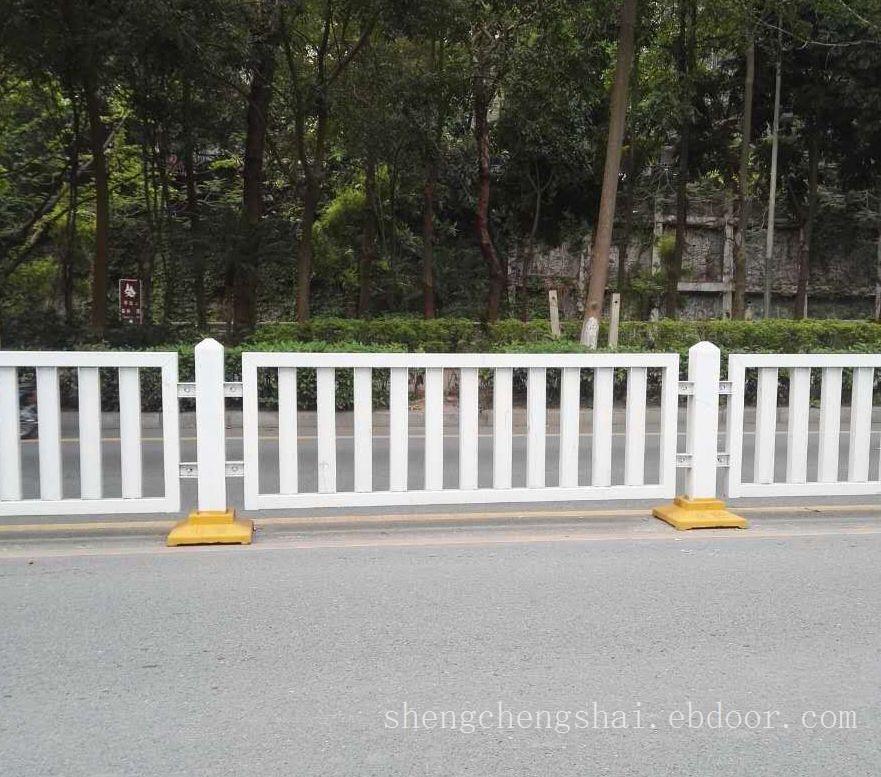 东莞京式护栏城市道路交通围栏 马路人行道隔离栏包安装