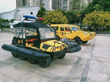 越野型水陆全地形两用车，水陆畅行