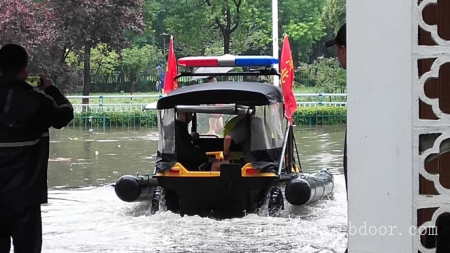 极端地形也能过，水陆两栖全地形应急救援车