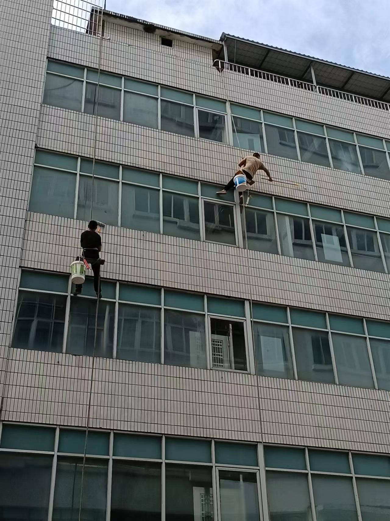 湛江市遂溪外墙清洗玻璃幕墙清洗