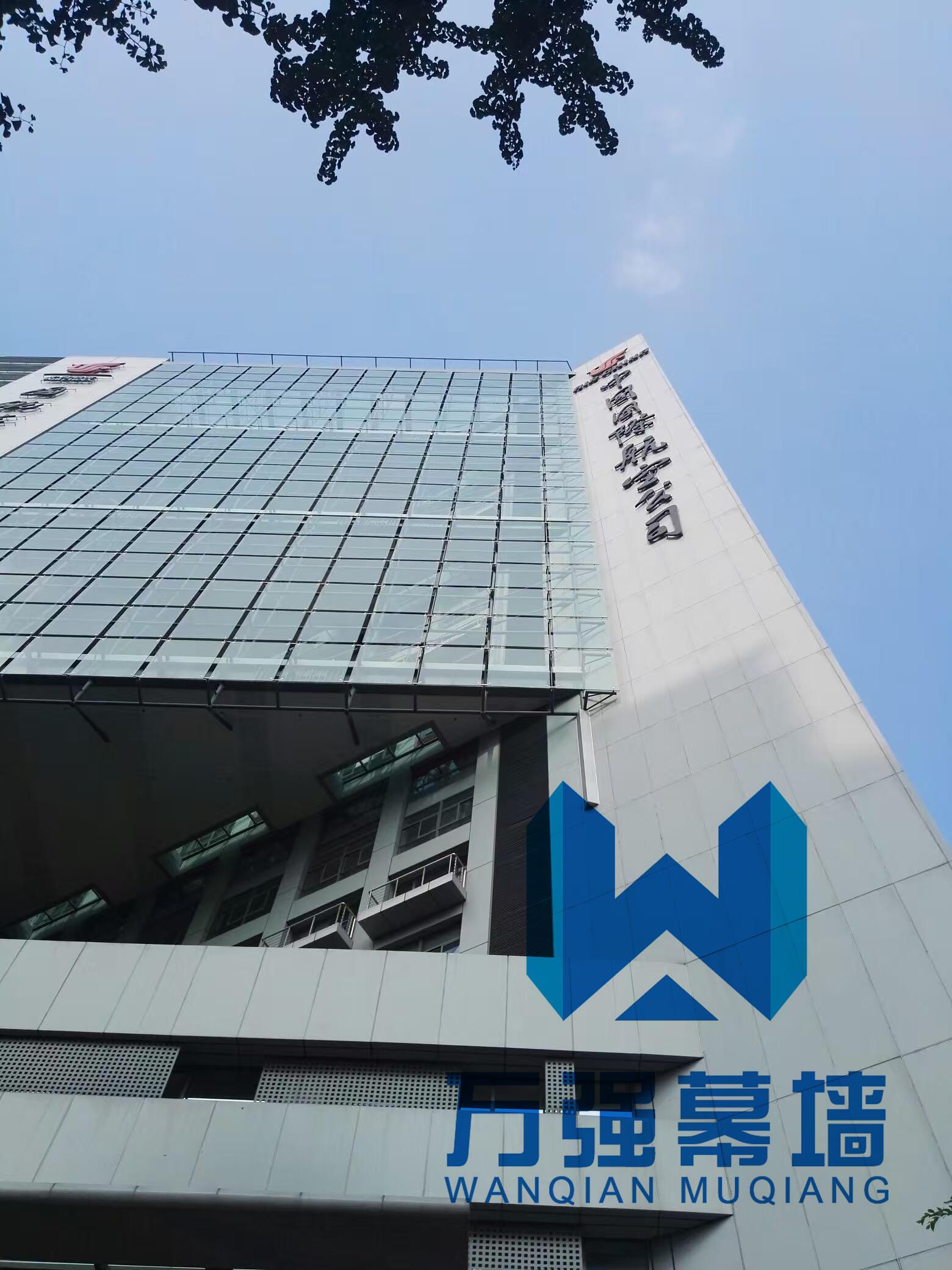 高空写字楼玻璃幕墙拆除安装工程服务