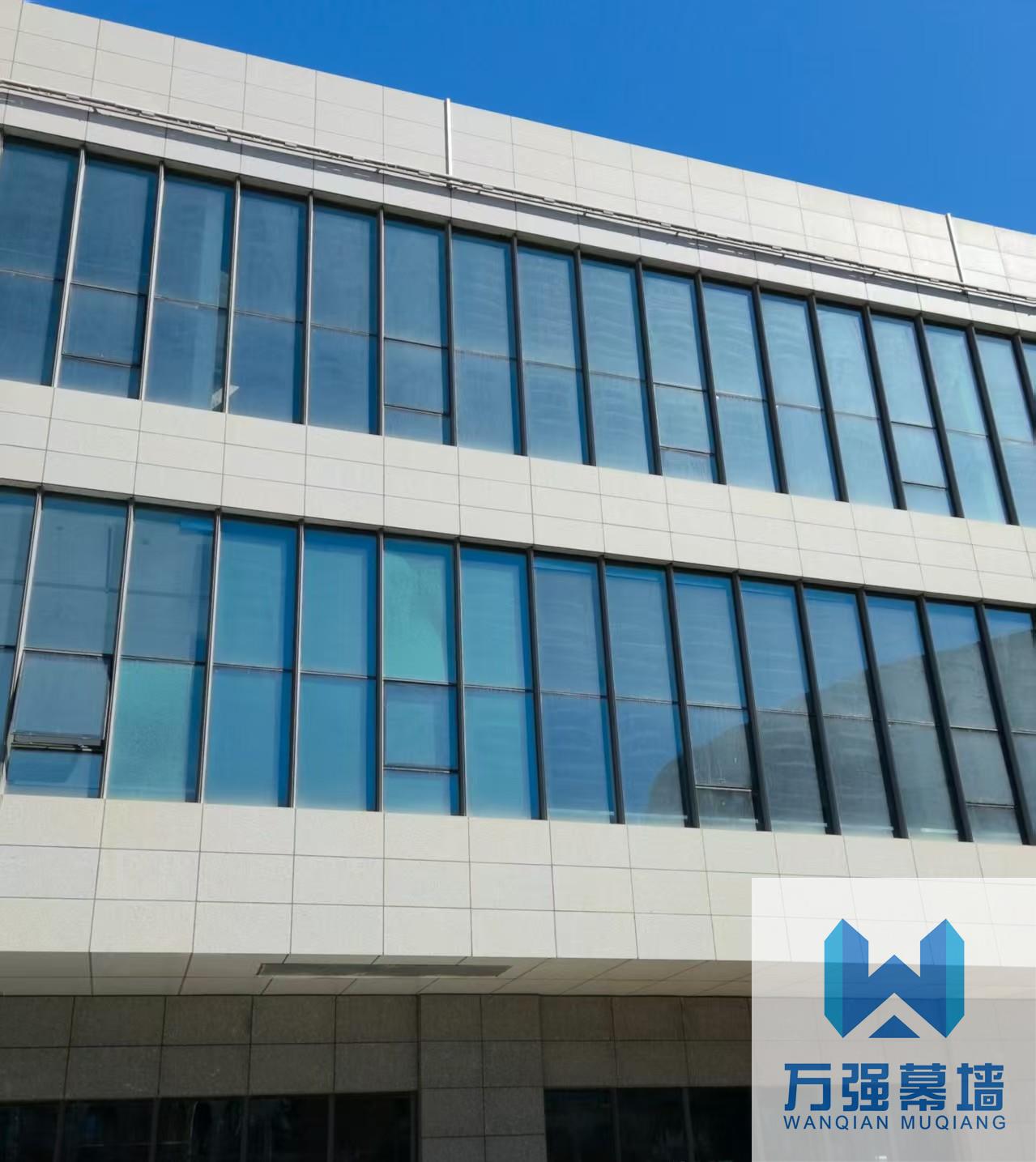 四川万强建筑幕墙工程有限公司：点亮成都幕墙玻璃工程之光