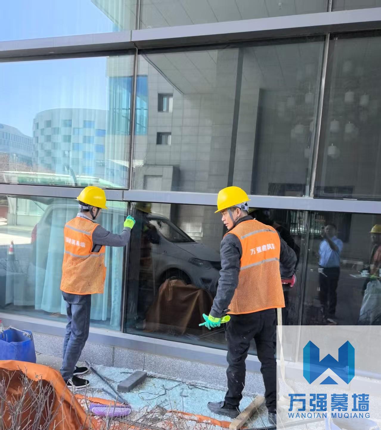 大厦外墙幕墙玻璃工程施工，成都玻璃幕墙拆除更换安装工程