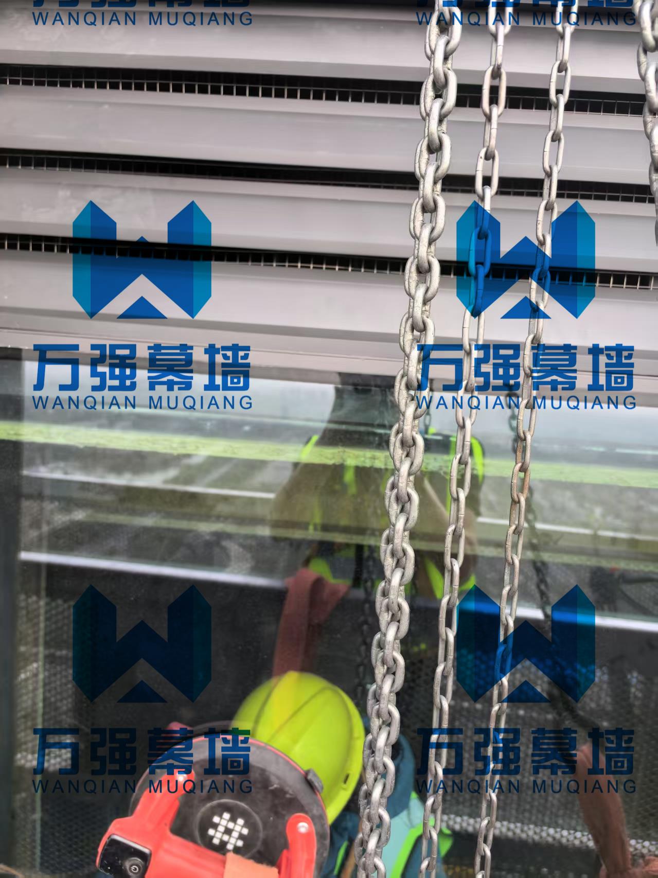 四川万强建筑幕墙工程公司在成都大厦幕墙玻璃工程中的卓越表现