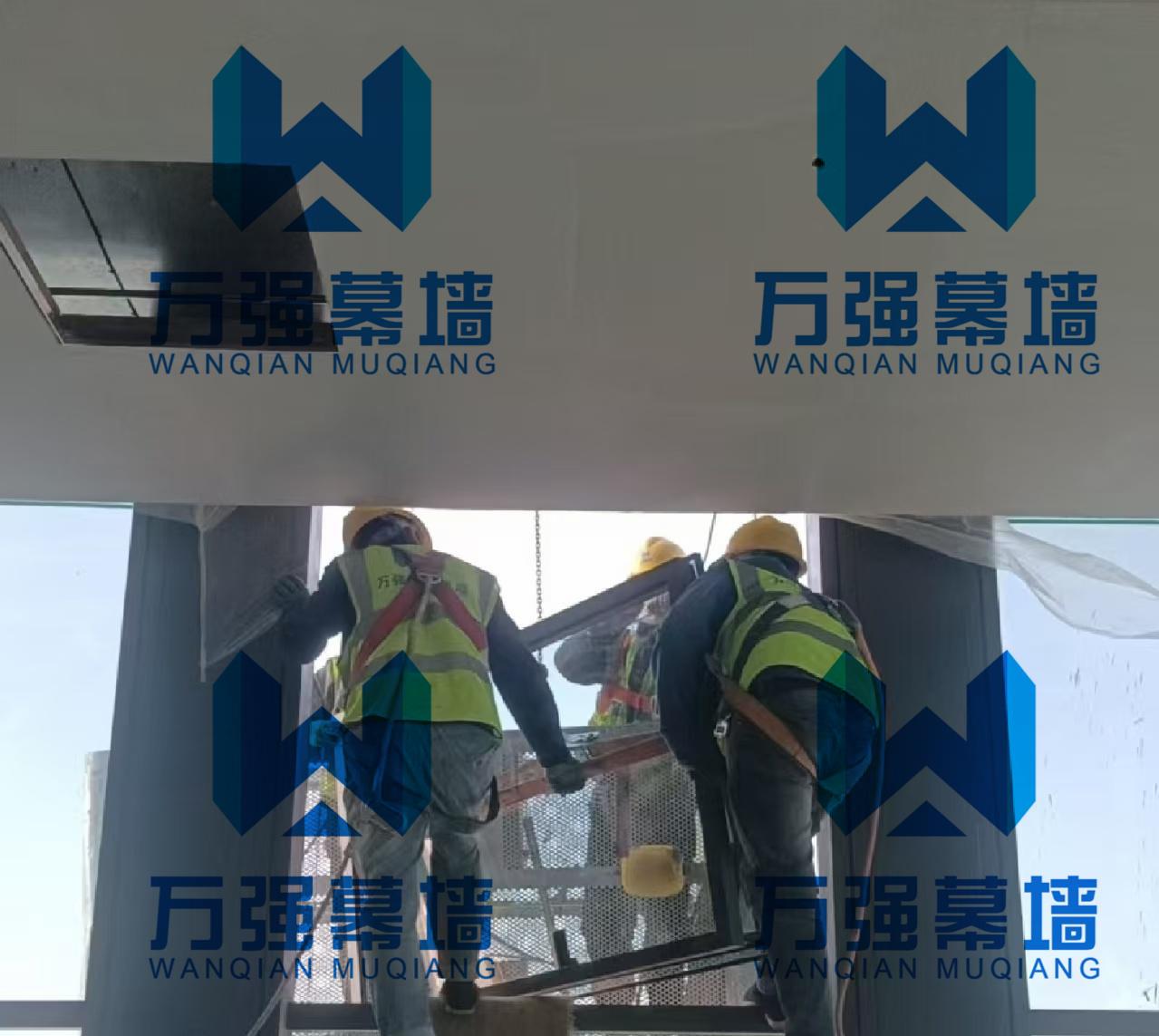 四川万强公司屹立于成都玻璃幕墙工程安装项目多年