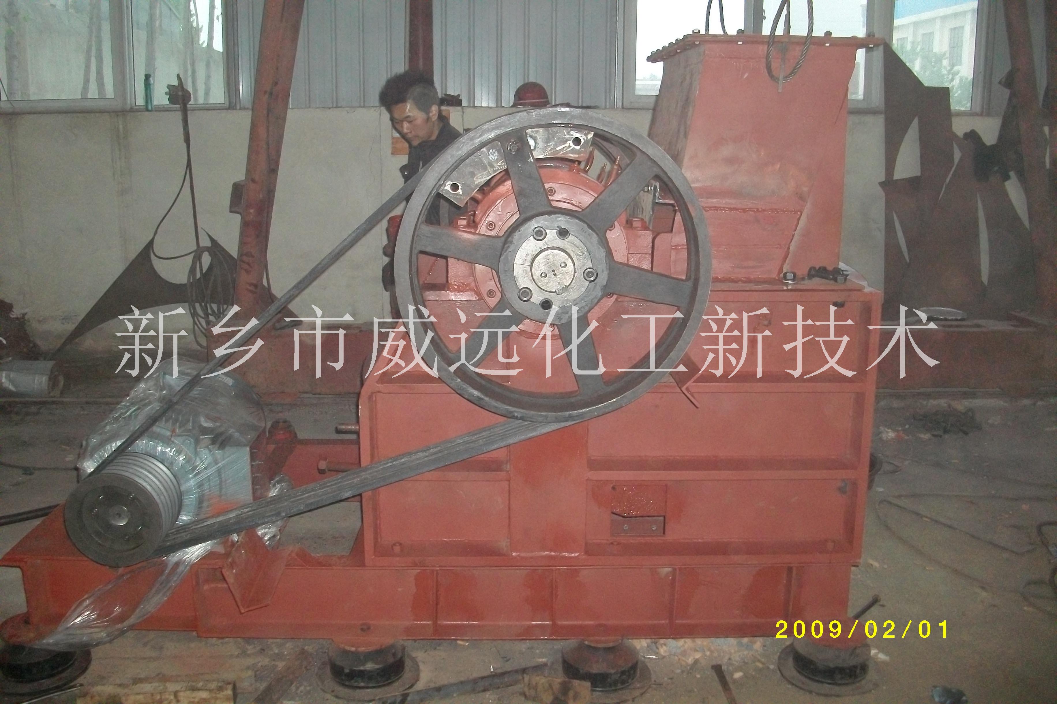 DP型大块原料破碎机