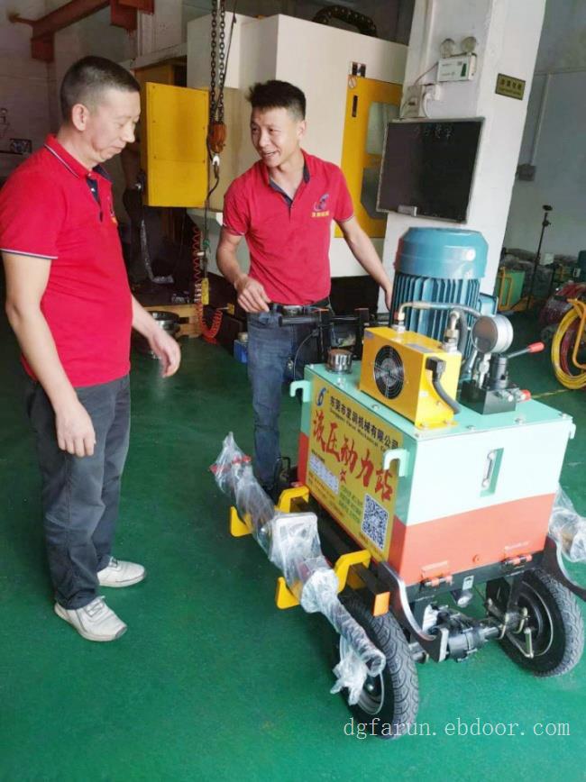 花岗岩开采液压劈裂机使用方法及工作效率