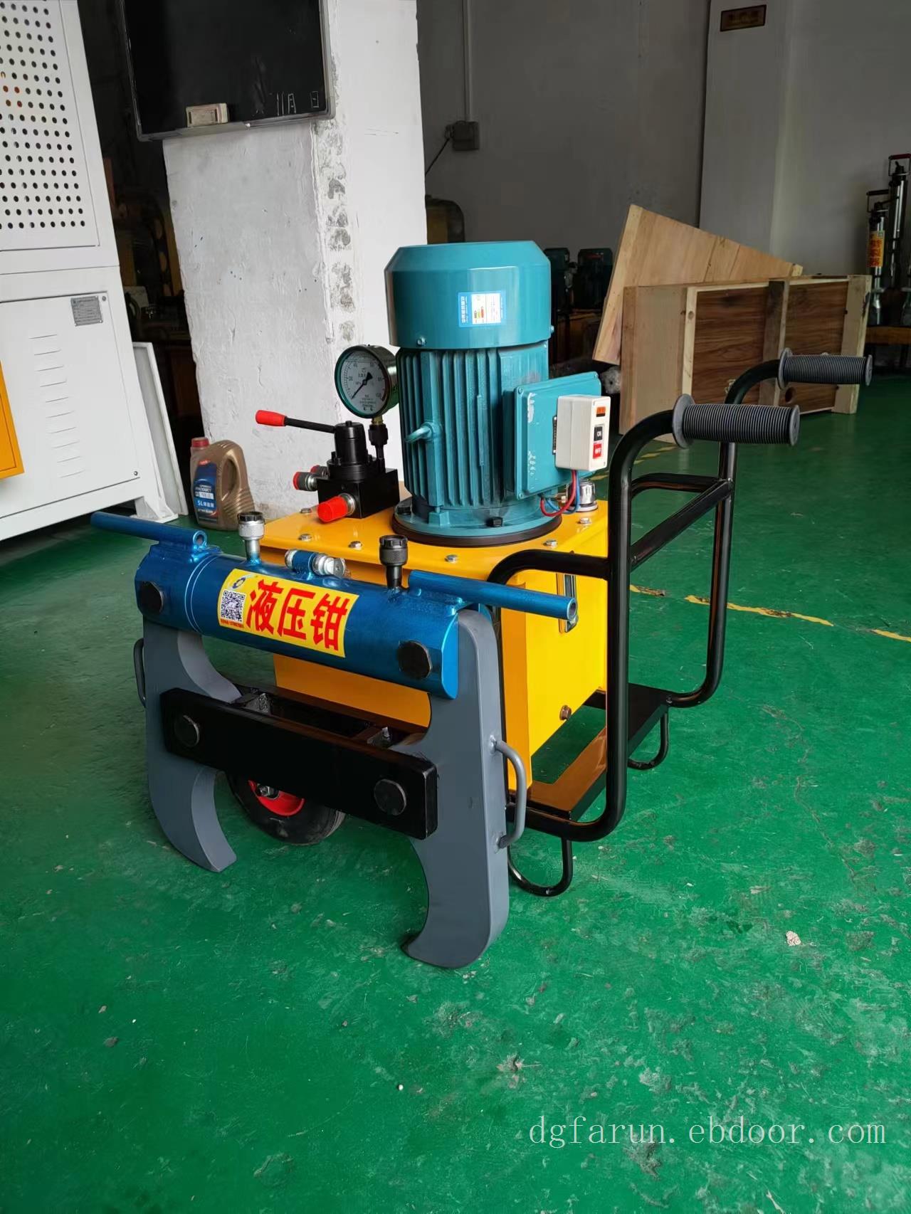 楼梯楼板拆除液压粉碎钳破碎钳使用方法