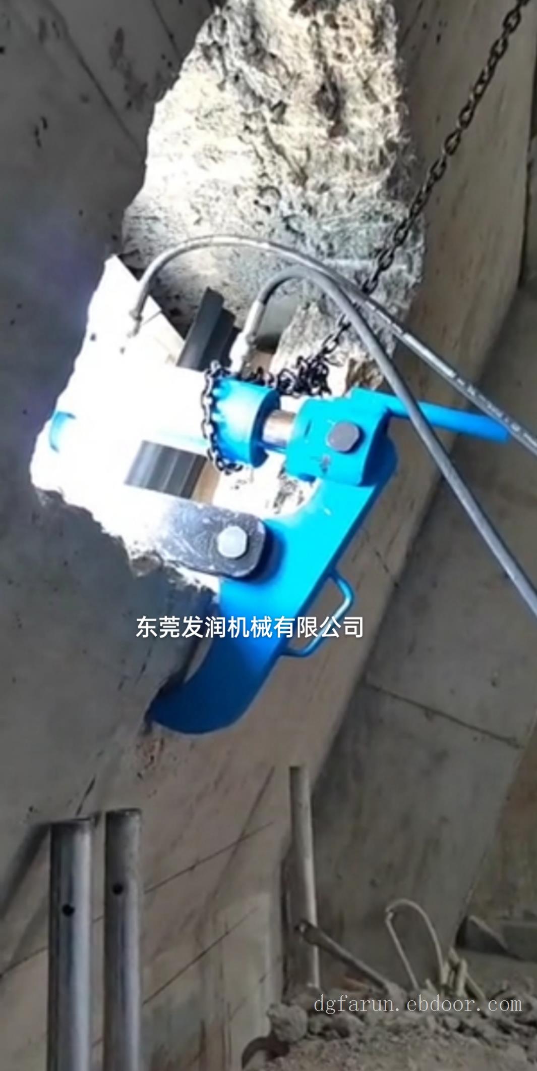 楼梯楼板拆除液压粉碎钳破碎钳使用方法