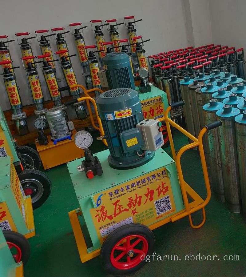 公路桥梁基础静态拆除液压岩石柱塞式棒工作效率