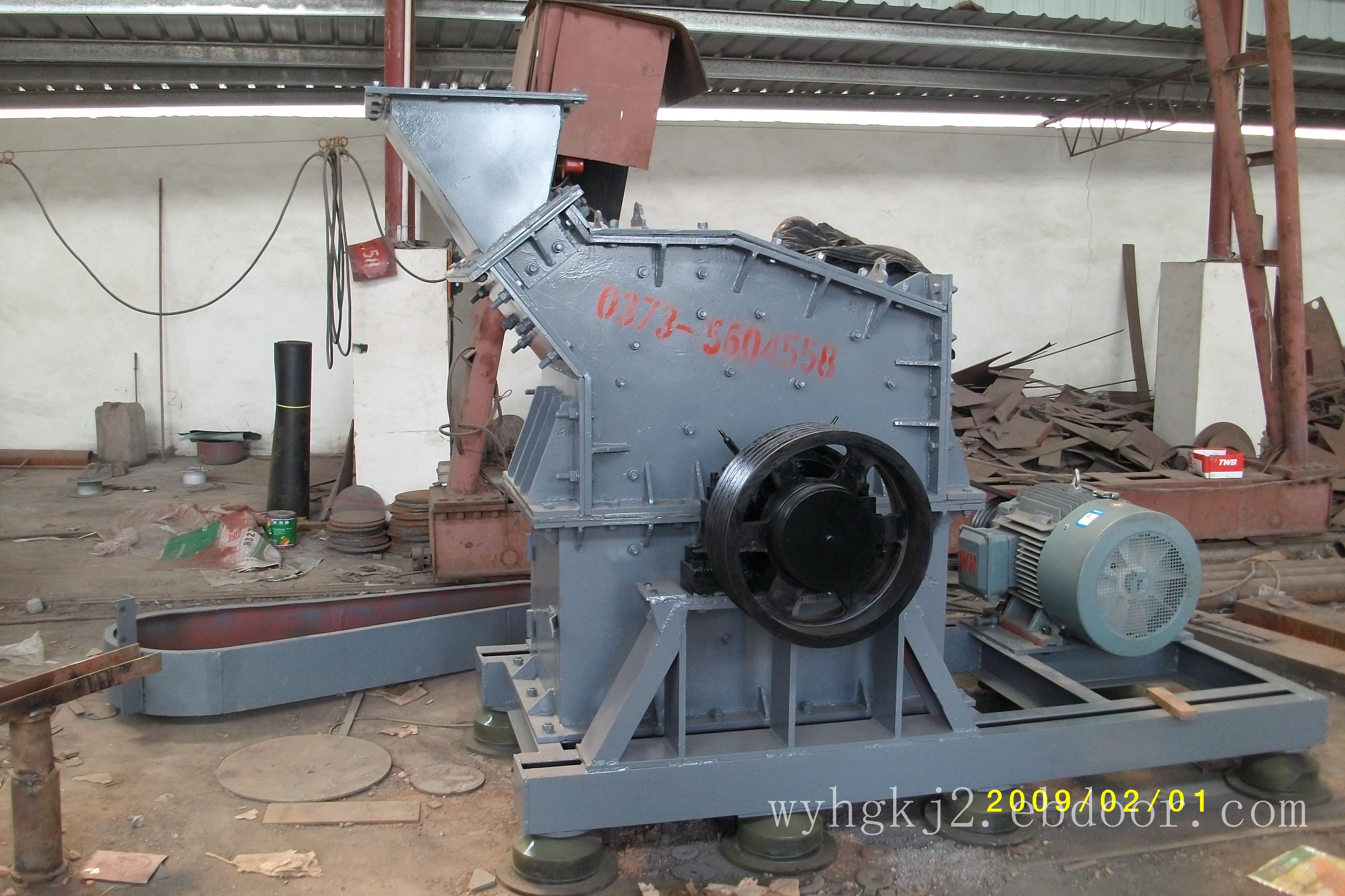 PCF型耐高温化工专用反击式细碎机