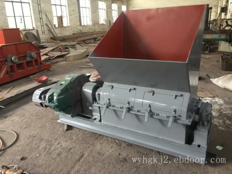 DP-700型大块破碎机