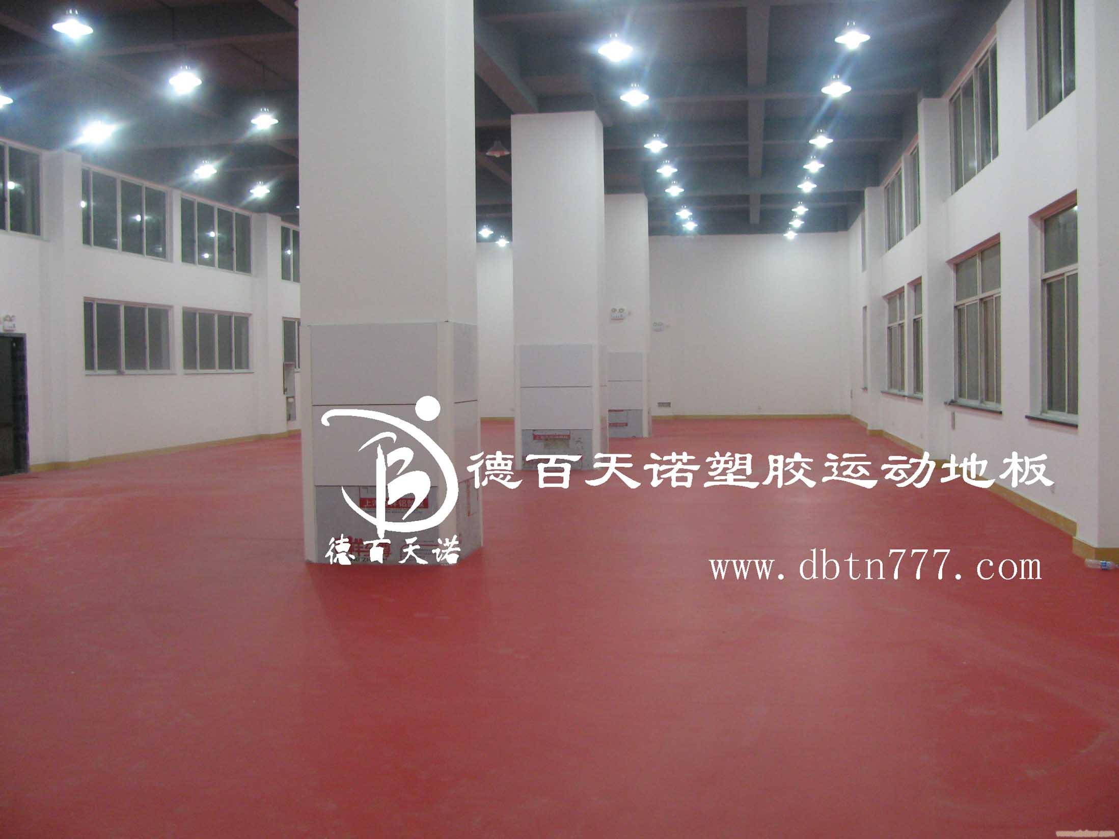 PVC地板/PVC塑胶地板报价15�