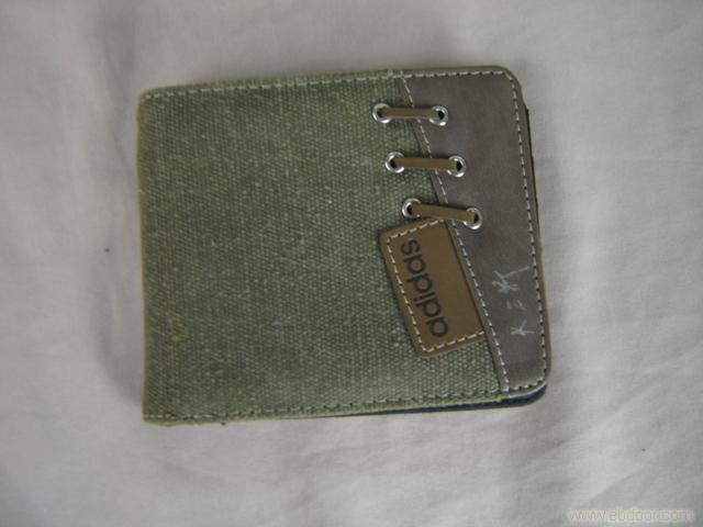 wallet  nineteen